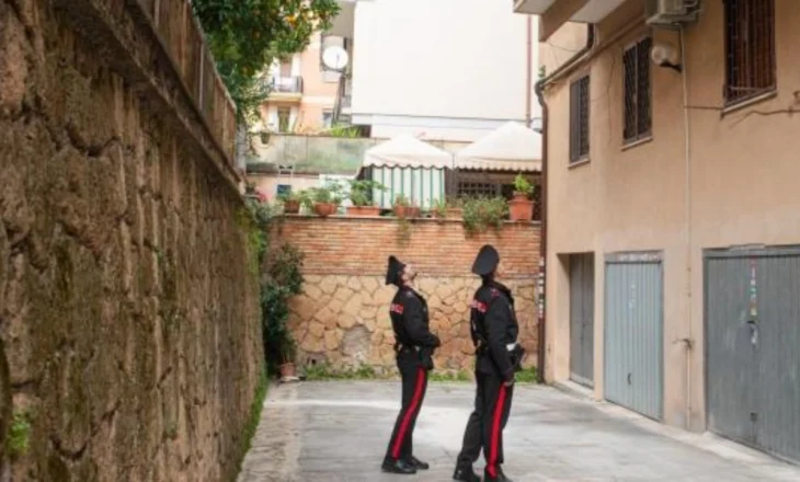 Tronditese, 27-vjeçari humb jetën pas shtytjes nga ballkoni