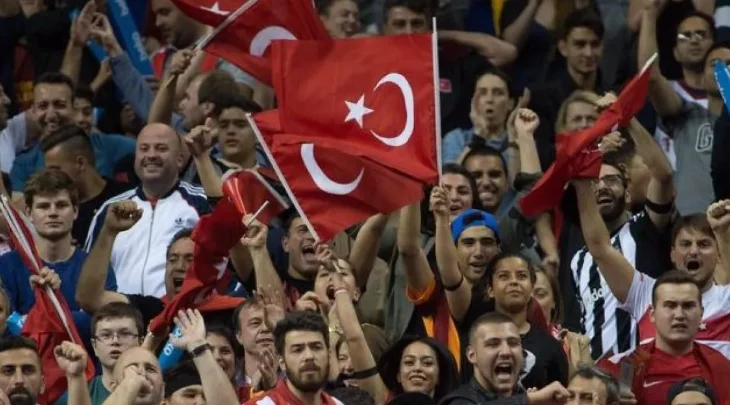 Tronditet futbolli turk, mbi 1 mijë futbollistë të përfshirë në baste
