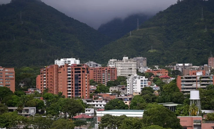 Trump shpall mbylljen totale të hapësirës ajrore të Venezuelës, Karakas reagon ashpër: Kërcënim kolonialist, shkelje flagrante e sovranitetit