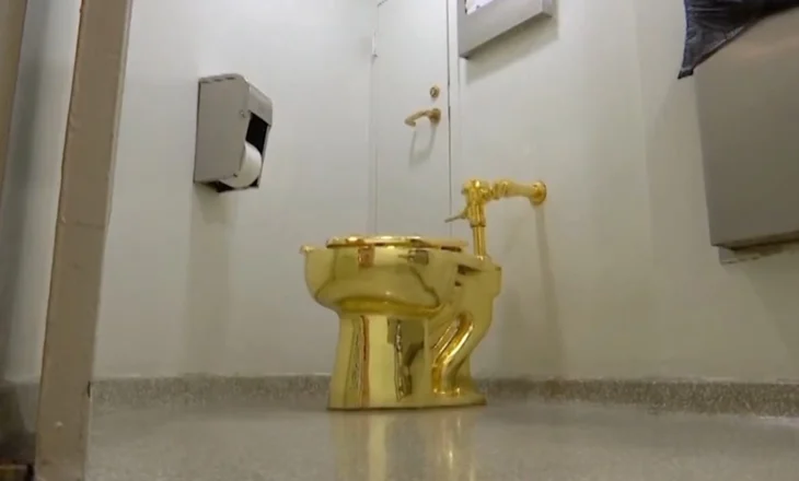 Tualeti prej ari shitet për 10 milionë dollarë