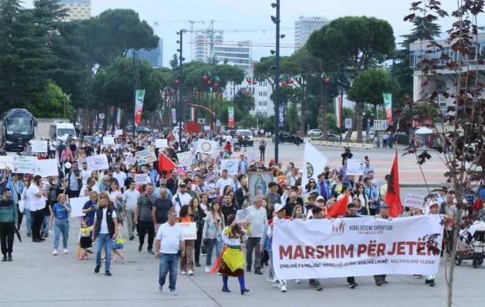 Tubim para Kuvendit/ Kundër projektligjit për barazinë gjinore, ja kur do të zhvillohet