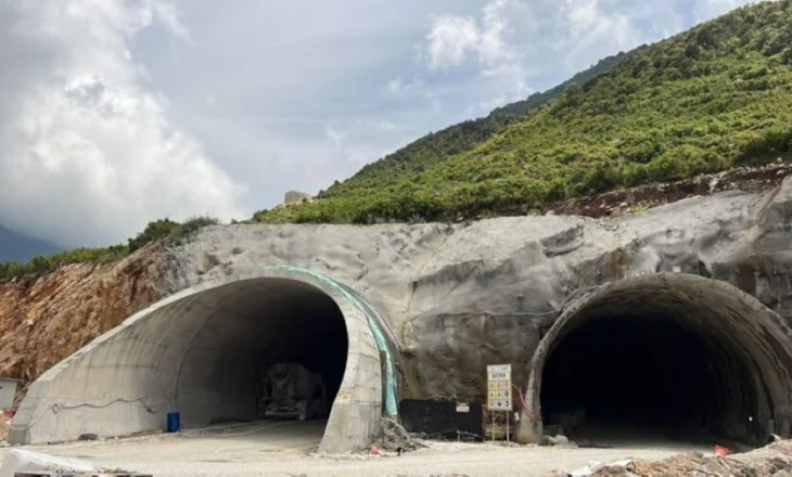 Tuneli Llogarasë, Gjokutaj: Mbrëmë, në gjumë edhe Bela edhe KM raportohet se belbëzonin fjalë, Llogarai, Llogarai, maskarai