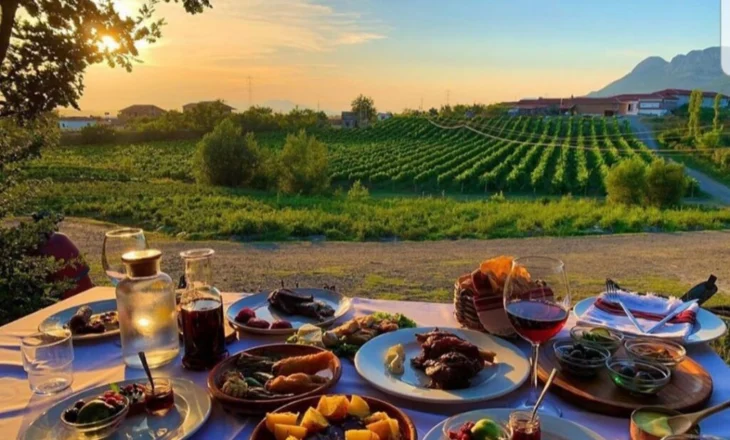 Turizmi “zhgënjen” në konsum, kompanive u mbeten produktet stok