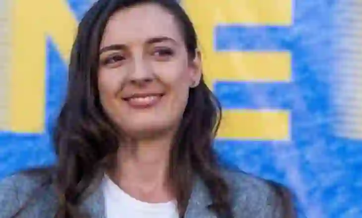 U bë viral në rrjet punësimi në kompaninë e Sigurisë, publikon CV e saj/ Zegjine Çaushi: Kam qenë juriste, paga ime…