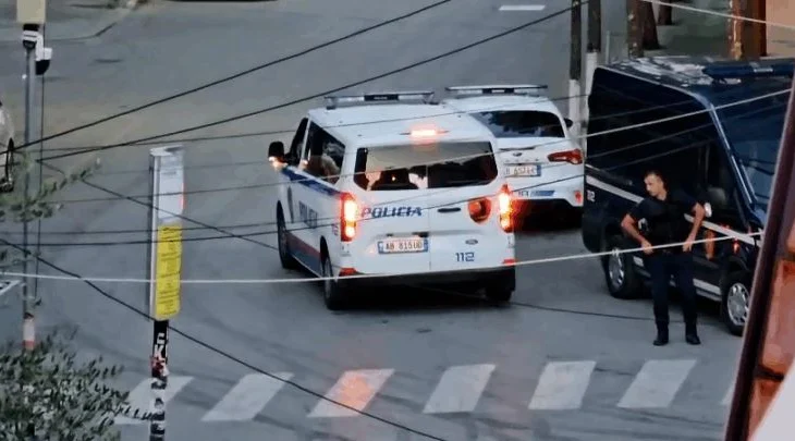 U gjet e pajetë në lumin Shkumbin, policia identifikon viktimën: 55-vjeçarja ishte larguar nga një qendër sociale dhe…