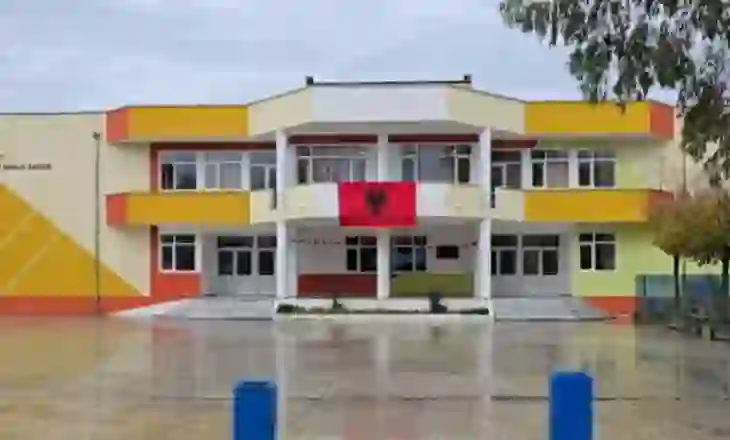 U godit me th*kë në zemër pas sherrit në rrjetet sociale, 15-vjeçari i intubuar, orët kritike nuk kanë kaluar