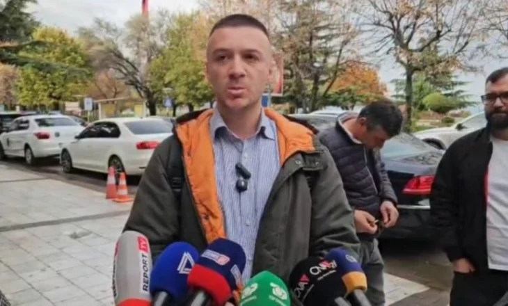 U konfliktua fizikisht me këshilltarin bashkiak në Pogradec, lirohet Kevi Muçllari