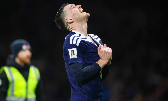 U kualifikua në Botëror me Skocinë, kapiteni i Liverpool në lot: Jota më buzëqesh nga lart për këtë arritje