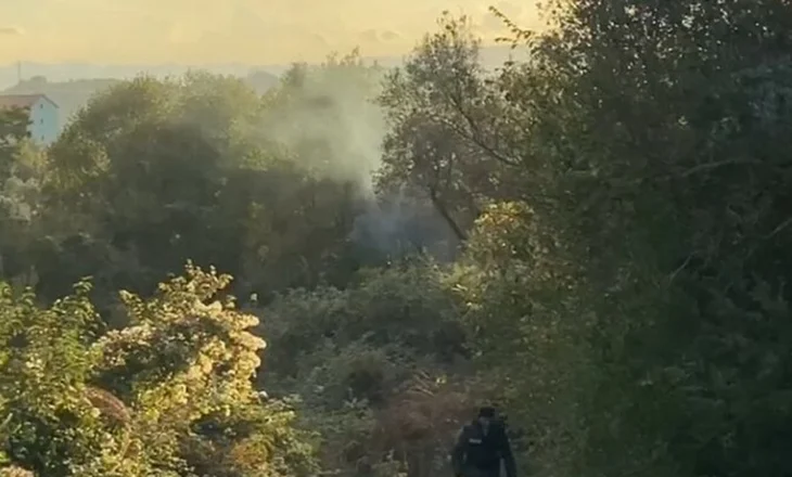 U përdor në atentat/ Makina e djegur 3 minuta larg qendrës së qytetit, policia: U gjetën 4 armë zjarri në mjet