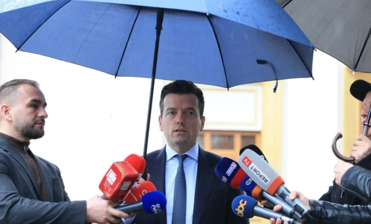 U përjashtua nga Kuvendi, Shehaj ” i tërheq vëmendjen” opozitës: Harrojnë thelbin, dje u ulën me Ramën