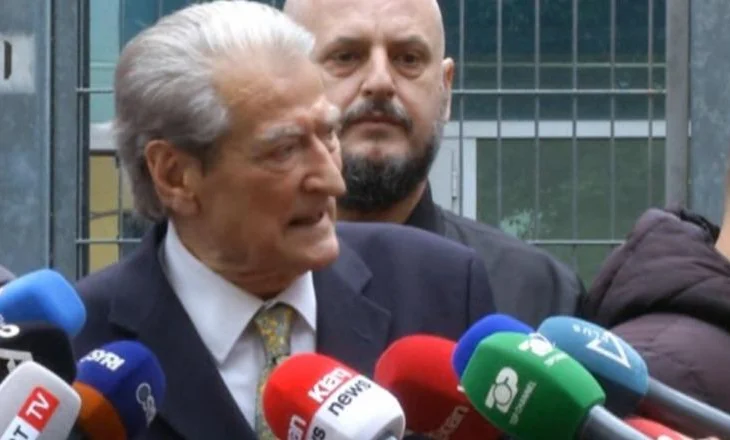 U pyet 2 orë në SPAK për 21 Janarin/ Berisha i hutuar përballë gazetarëve, ngatërron datën e vrasjeve në bulevard