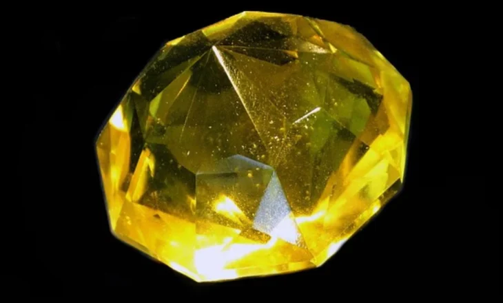 U zhduk përpara 100 vitesh në Kanada, diamanti gjigant gjendet e fshehur brenda një kasaforte