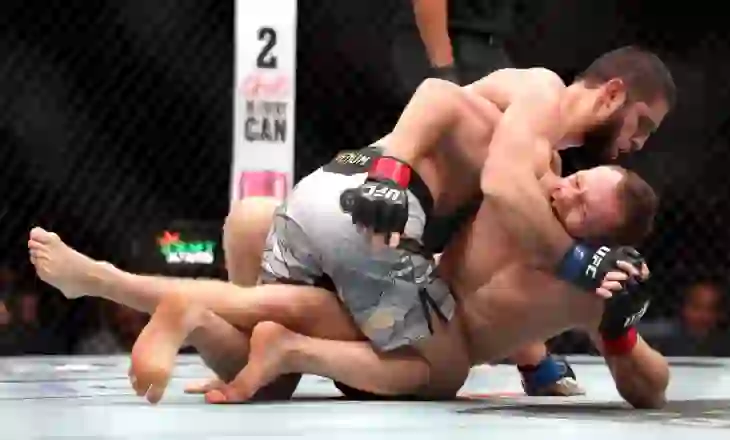 UFC-322/ Makhachev kampion i dyfishtë i botës, mposht JDM dhe merr titullin e peshës “welter”