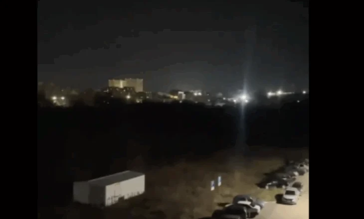 Ukraina sulmon rafinerinë e naftës në Rusi