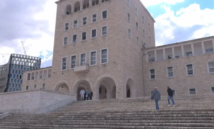 Universitetet të zhytur në korrupsion, 50 pedagogë nën hetim për ryshfet dhe shantazh ndaj studentëve