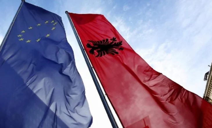 Urime për 28 Nëntorin nga Delegacioni i Bashkimit Europian në Tiranë