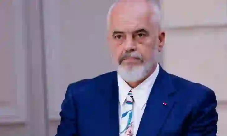 “Urime Ramës për 8 Nëntorin”, deputeti demokrat thumbon PS-në: Idealet nuk paskan vdekur kurrë