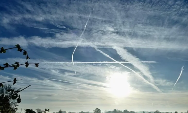 Ushtria amerikane akuzohet për spërkatje sekrete të kimikateve toksike në atmosferë/ Studiuesi mjedisor: Po shkatërrojnë sistemet jetike të planetit