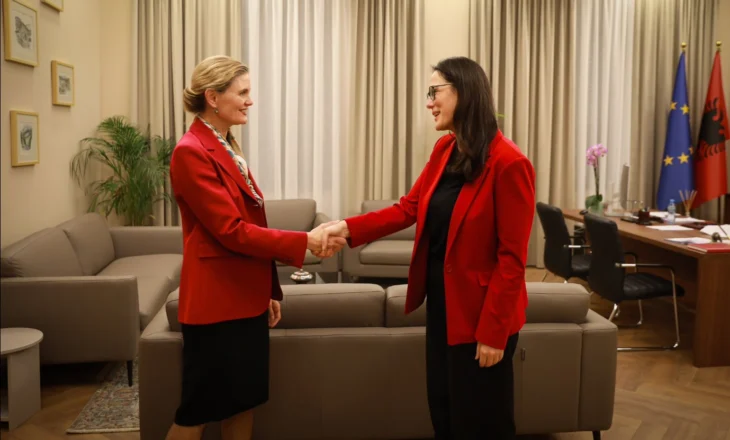 VanHorn takohet me ministren e Ekonomisë dhe Inovacionit, Delina Ibrahimaj: Ekspertizë amerikane për PPP