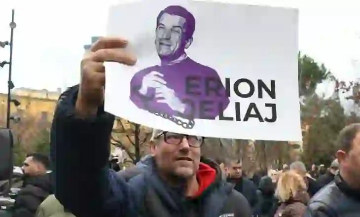 Vendimi i Kushtetueses për Veliajn, DW: Precedent i pazakontë, pasojat në administrimin e Bashkisë