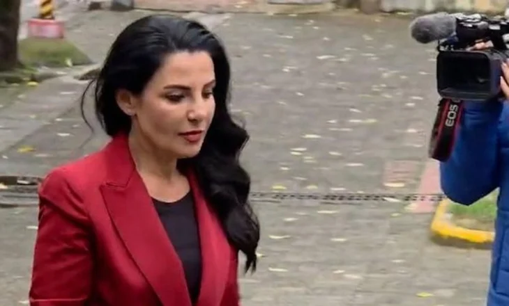 Verifikimi i masave të sigurisë/ Belinda Balluku dhe dy vartësit në GJKKO, seanca “pezull” për 2 orë