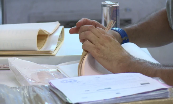 Verifikimi paszgjedhor/ Hapja e kutive të “11 majit”,  KQZ do të shikojë numërimin dhe dokumentet e 210 kutive