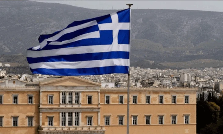 VIDEO/ Greqia ‘pushtohet’ nga tornado ‘Adel’, ndërpritet energjia elektrike në disa zona dhe dëmtohen banesat