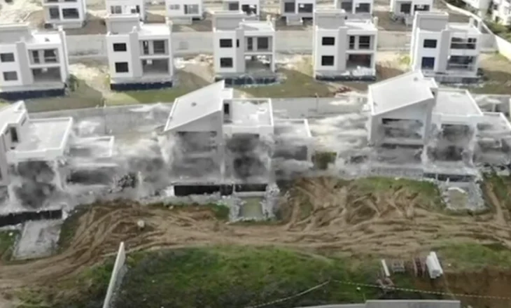 VIDEO / Hidhen në erë me tritol vilat pa leje në Sauk, Rama: Operacioni nuk do ndalet!