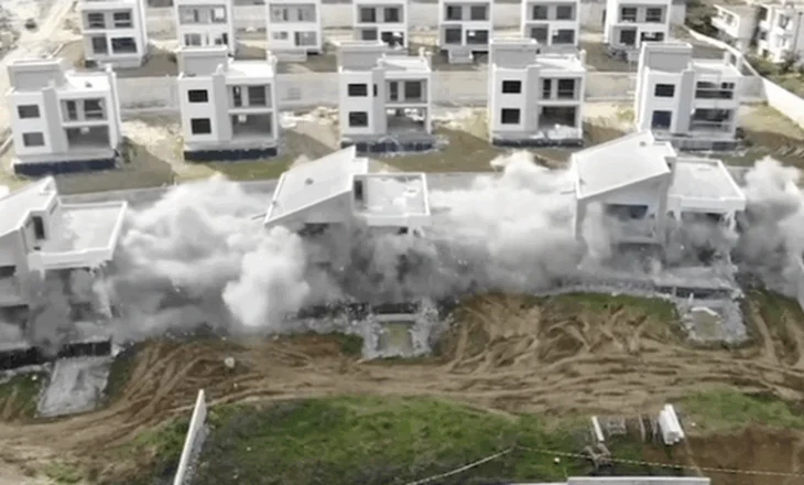 VIDEO/ Hidhen në “erë” vilat pa leje në Sauk, Rama: Operacioni nuk do të ndalet deri kur…