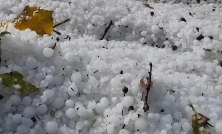 VIDEO- Regjistrohet stuhi në Gramsh, Elbasani përfshihet nga moti i keq