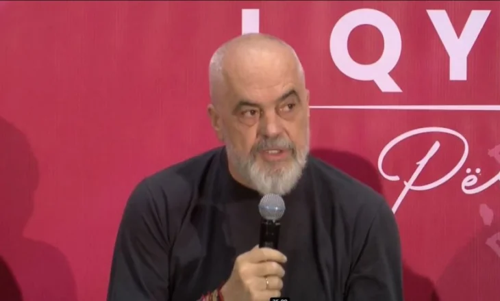 VIDEO/ ‘Si mbledhjet e Enverit, poshtë komunizmi’, Rama shan komentuesin: Idiot komplet