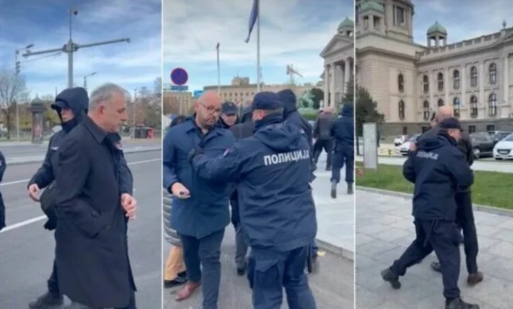 VIDEO-Skenë absurde në Serbi/ Policia përplaset me deputetët e opozitës, nuk i lejojnë të hyjnë në Parlament