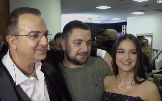 VIDEO- Takimi i bukur në prapaskenë, Ardit, Jon e Anna Gjebrea flasin mes emocionesh..