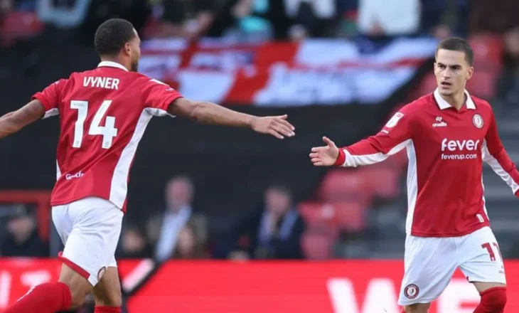 VIDEO/ Tre asiste njëri më i bukur se tjetri, Anis Mehmeti shpallet lojtari i ndeshjes në Angli