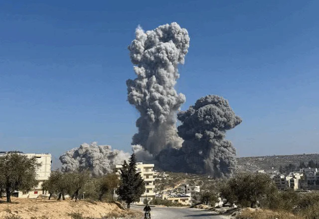 (VIDEO+FOTO) Shpërthen depoja e arm*ve në Siri, mendohet për të paktën 5 viktima dhe 9 të pl*gosur