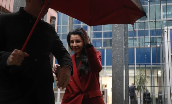 Videolajm/ U njoh me masën pezullim detyre dhe bllokim pasaporte, momenti kur Belinda Balluku lë ambientet e SPAK pas më shumë se 3 orësh