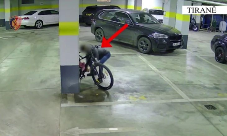 Vidhte biçikleta dhe monopatina e më pas i shiste, arrestohet 22-vjeçari në Tiranë