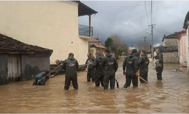Viktima e parë nga moti i keq në vend, 75-vjeçarja mbytet në përrua në Devoll! E mori rrjedha një ditë më parë