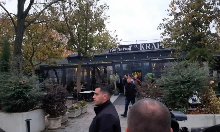 Vizita në Mitrovicën e Jugut/ Pronari i lokalit ku do të ndalonte Albin Kurti mbyll biznesin: Rrezikohej siguria, pati tensione