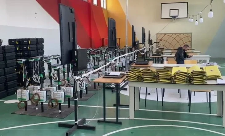 Vlora bëhet gati për zgjedhjet, shpërndahet baza materiale në katër KZAZ