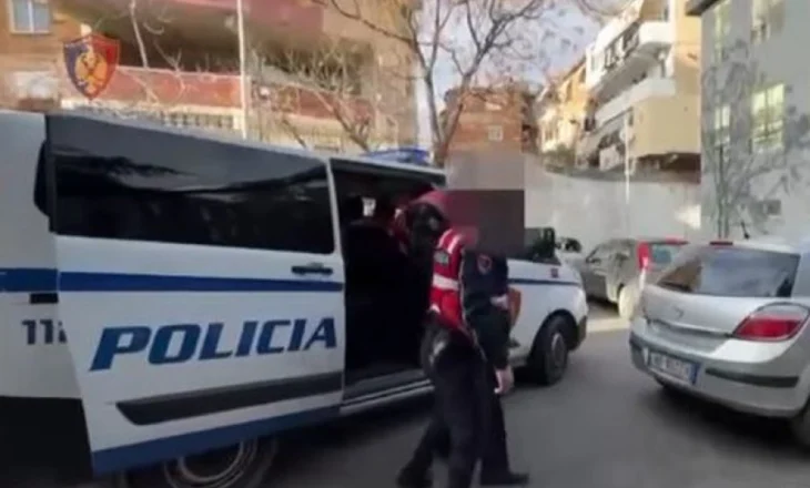 Vodhi sende me vlerë dhe para në një banesë, si dhe materiale në një magazinë, pranga ‘skifterit’ në Elbasan