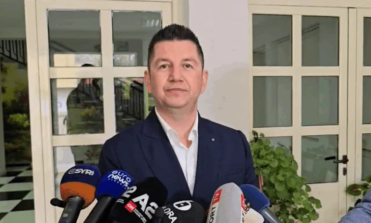 Voton kandidati i mbështetur nga PD për Vlorën, Sota: Mos e lini votën të flejë, zgjidhni djalin më të mirë për qytetin