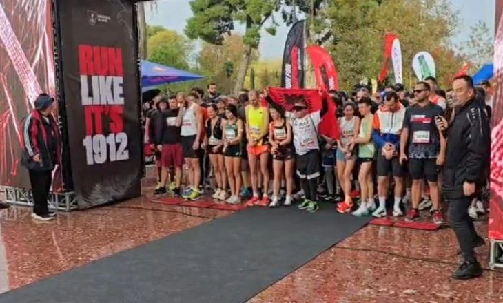 ‘Vrapojmë për Pavarësinë’/ Nis Half Marathon 2025 në Vlorë, pjesëmarrës nga vende të ndryshme të botës