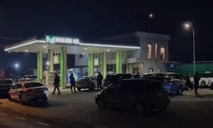 Vrasja e biznesmenit në Elbasan/ Mond Mëhalla me precedent penal në fushën e narkotikëve, u qëllua kur u fut në makinë, ka edhe të arrestuar