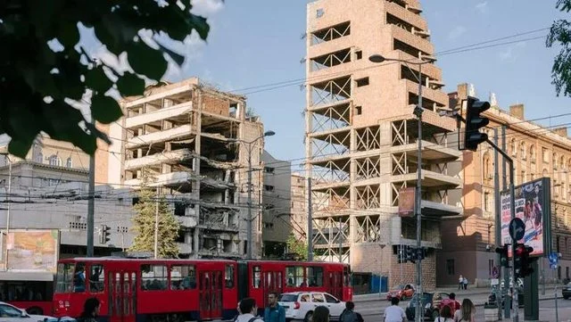 Vuçiç miraton një ligj të ri dhe i dhuron Trump vendin historik në mes të Beogradit