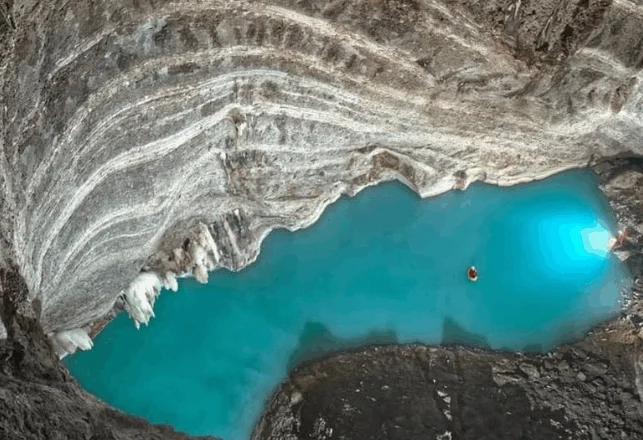 Zbulohen mbetje kockash në Shpellën e Kopiles