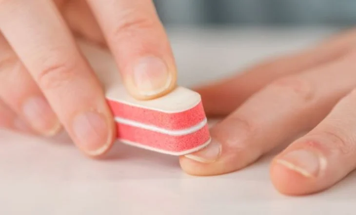 Zbuloni çfarë tregon pamja e thonjve për shëndetin tuaj