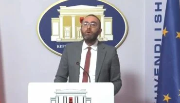 “Zëdhënësi i Ballukut tentoi të trajtonte…”/ Bardhi: I vetmi kryeministër që ka numrin 2 të qeverisë të pandehur