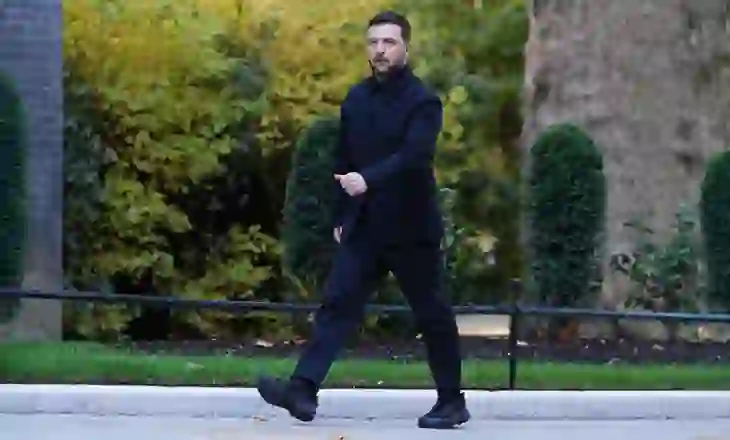 Zelensky në dilemë: Presioni mbytës nga Trump, goditja ruse në front dhe ultimatumi gjashtëditor