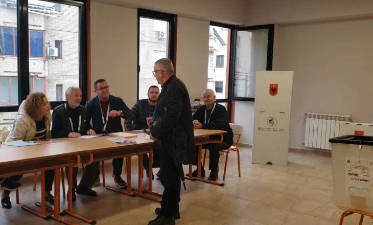 ZGJEDHJET E PJESSHME – Mbi 334 mijë shqiptarë votojnë për 5 bashki, 13 kandidatë në garë…